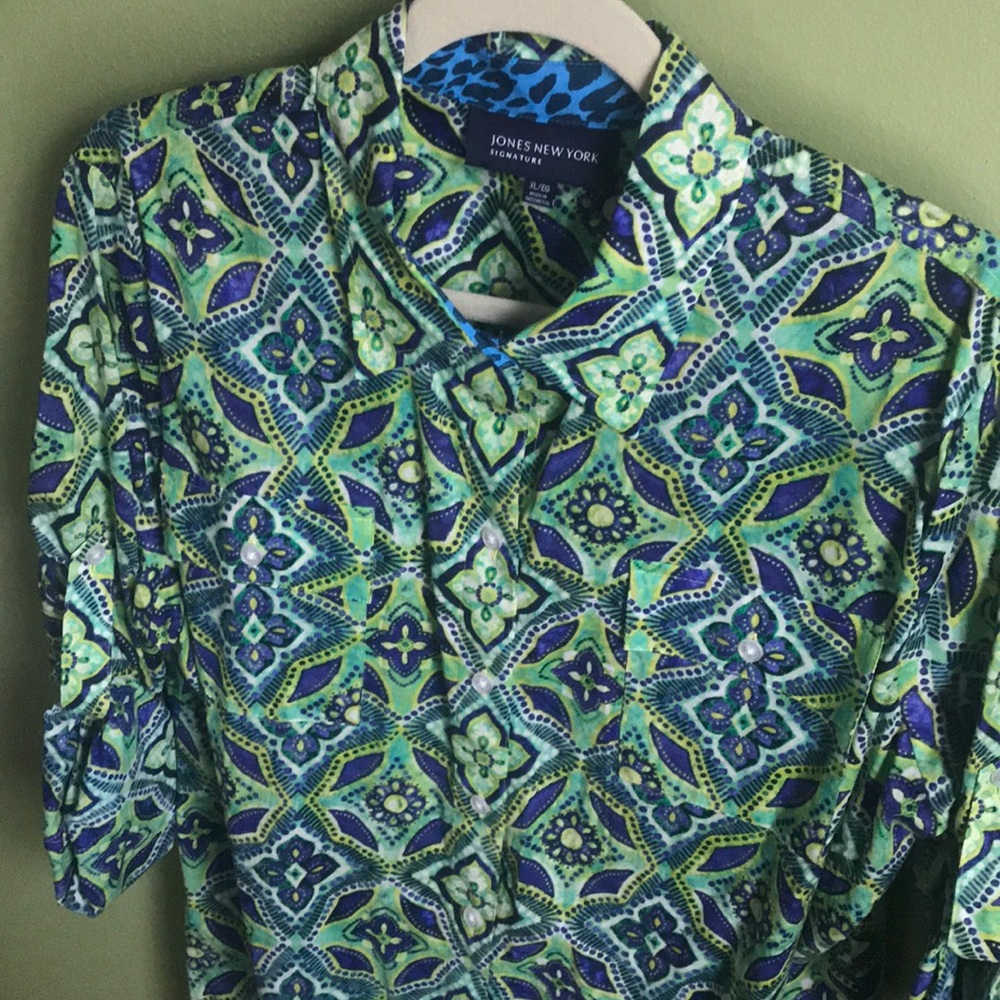 Jones New York button down shirt